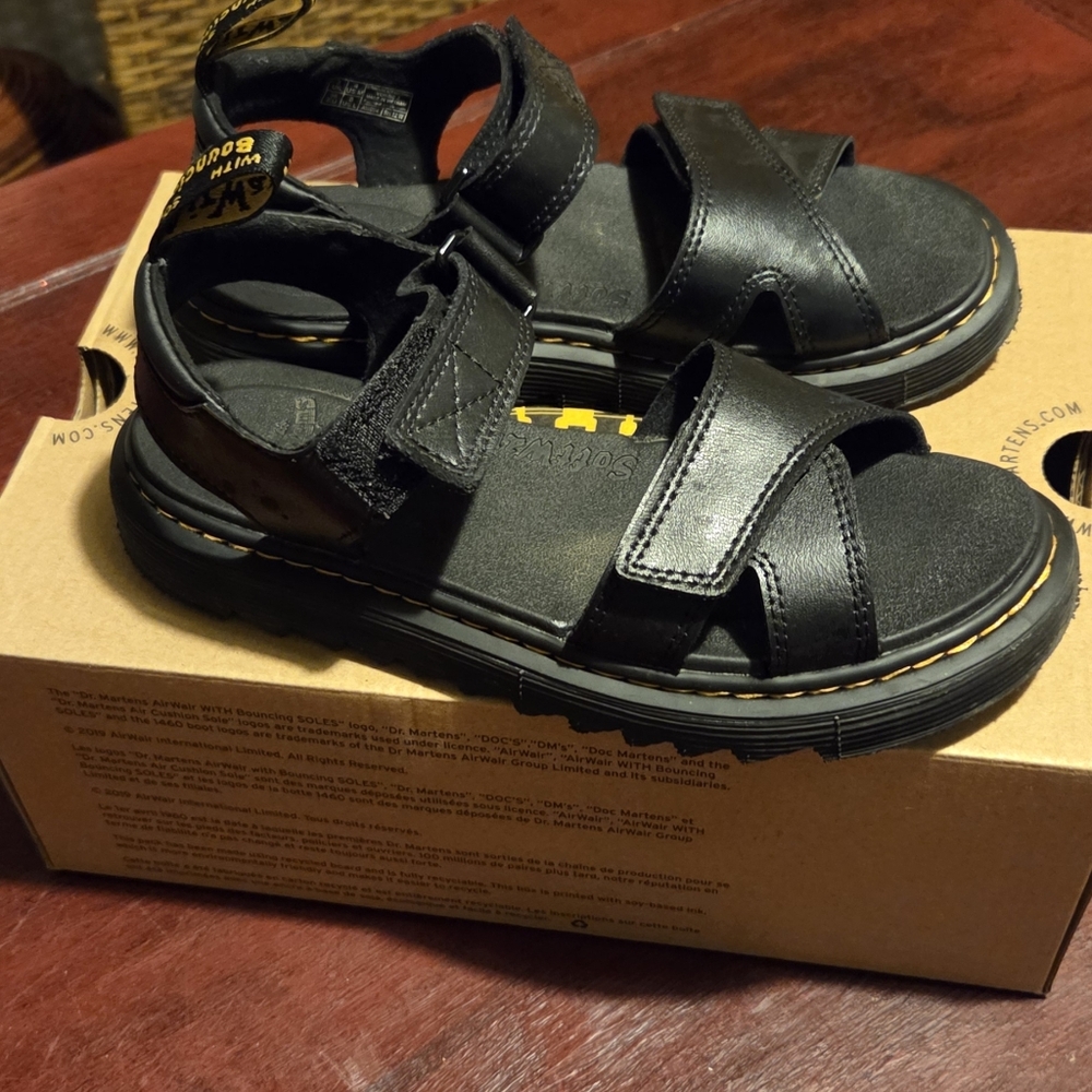 Dr. Martens Black Voss II Athend Sandals Women's Size 4